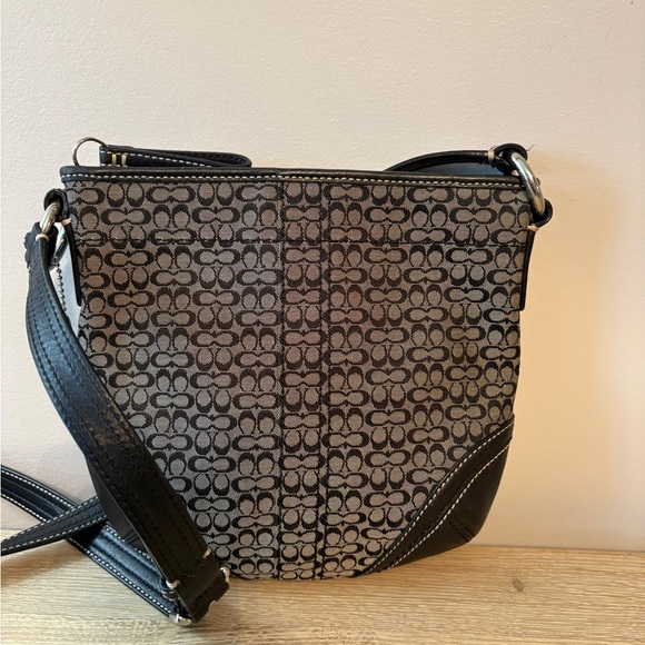 ☀️Coach signature C Crossbody - Picture 2 of 4